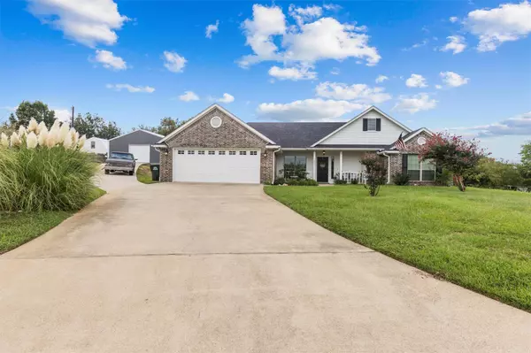 16041 Hickory Hills Drive, Lindale, TX 75771