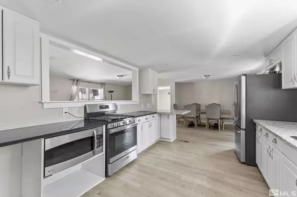 5640 Duclercque Way, Sun Valley, NV 89433