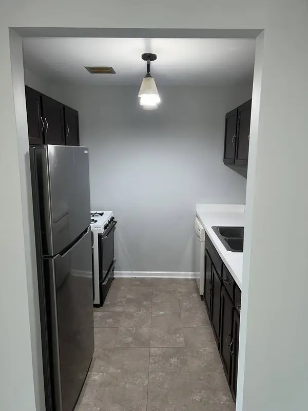 24 Kingery Quarter #101, Willowbrook, IL 60527