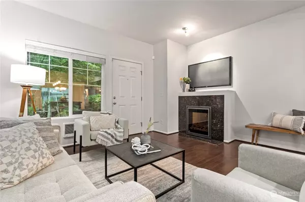 10384 157th PL NE #103, Redmond, WA 98052