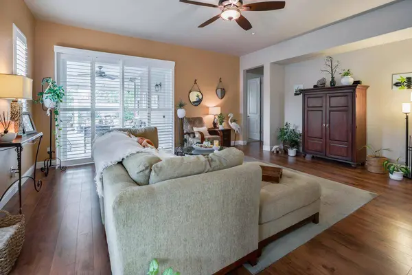 2033 Coryton LN, Roseville, CA 95747