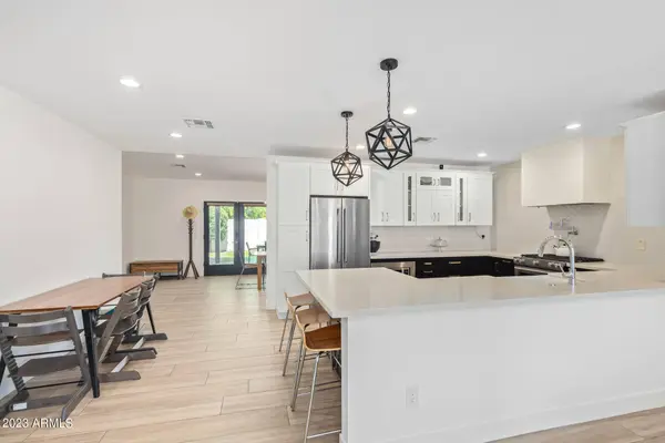 3830 E DEVONSHIRE Avenue, Phoenix, AZ 85018