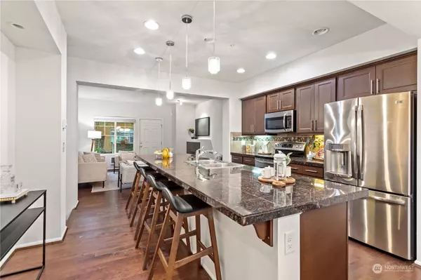 10384 157th PL NE #103, Redmond, WA 98052