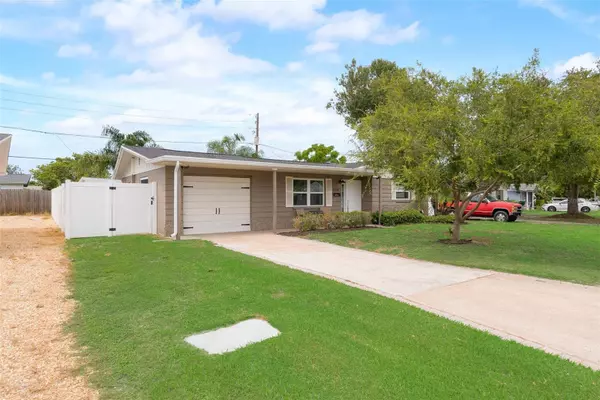 3301 WINDER DR, Holiday, FL 34691