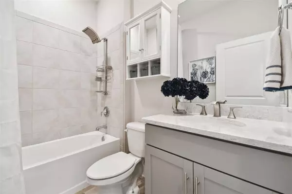 8303 PRAISE DR, Tampa, FL 33625