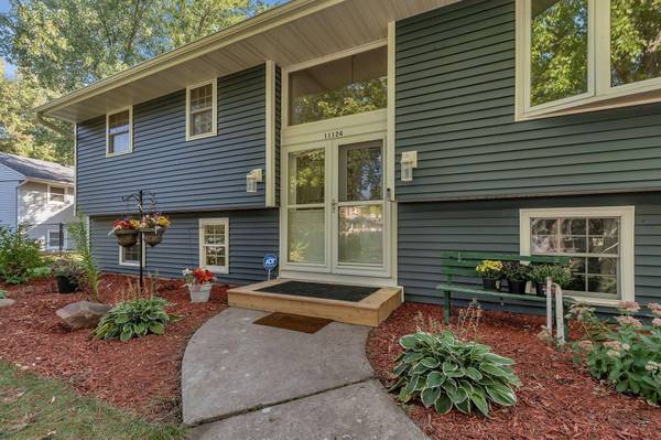 11124 Vera Cruz AVE N, Champlin, MN 55316