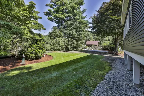 6 Cambridge RD, Nashua, NH 03062