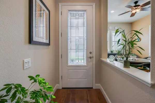 2033 Coryton LN, Roseville, CA 95747