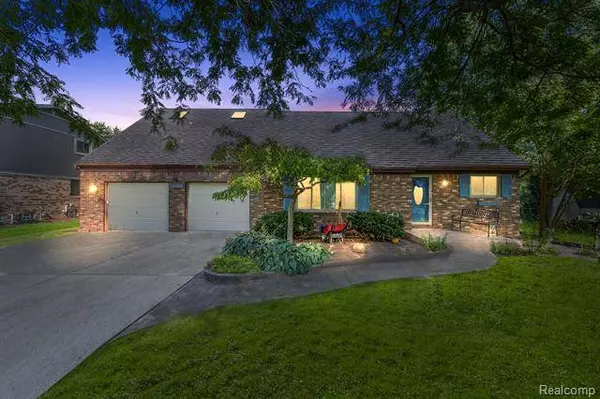 48289 Mallard Drive, Chesterfield, MI 48047