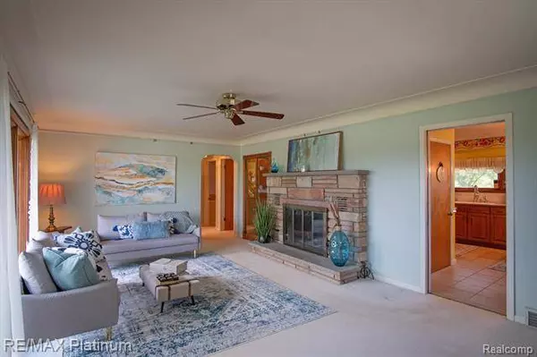 7435 PONTIAC TRAIL Road, Northville, MI 48168