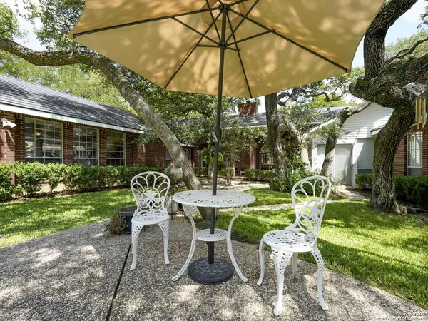 21560 FOREST WATERS CIR, Garden Ridge, TX 78266-2770