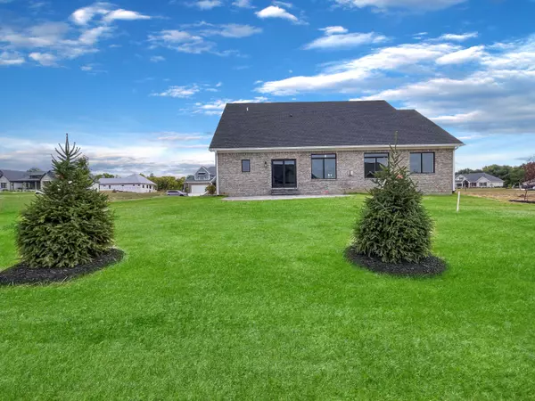 5668 Skylark DR, Greenwood, IN 46143