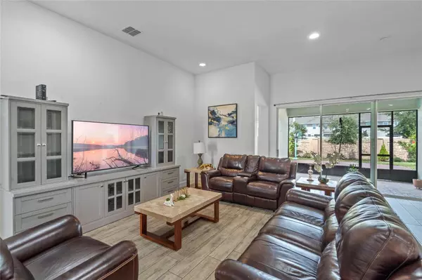 2043 RUSH BAY WAY, Orlando, FL 32824