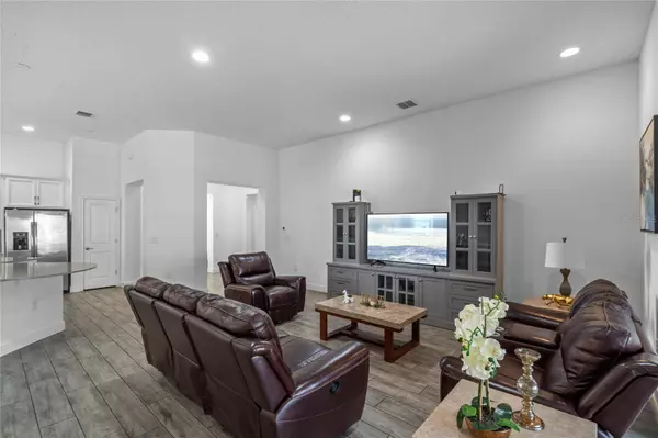 2043 RUSH BAY WAY, Orlando, FL 32824