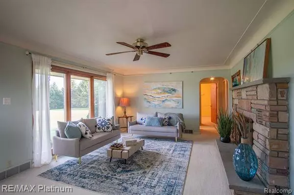 7435 PONTIAC TRAIL Road, Northville, MI 48168