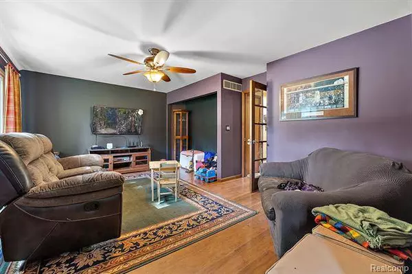 48289 Mallard Drive, Chesterfield, MI 48047