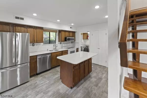 112 Bluebird Dr #4D, Hillsborough Twp., NJ 08844