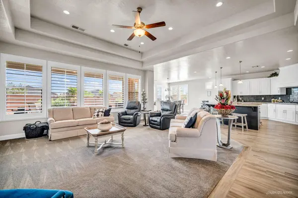 1102 N Via De Luna, Washington, UT 84780