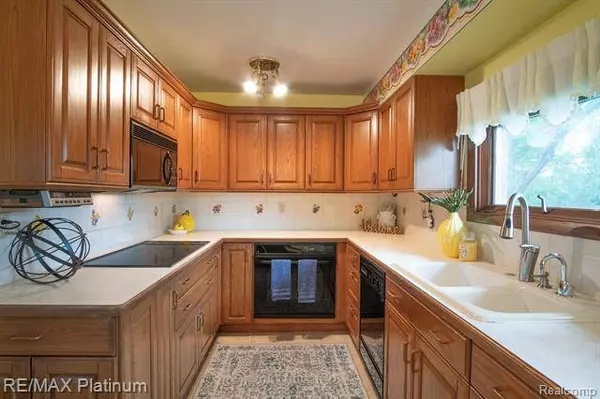 7435 PONTIAC TRAIL Road, Northville, MI 48168