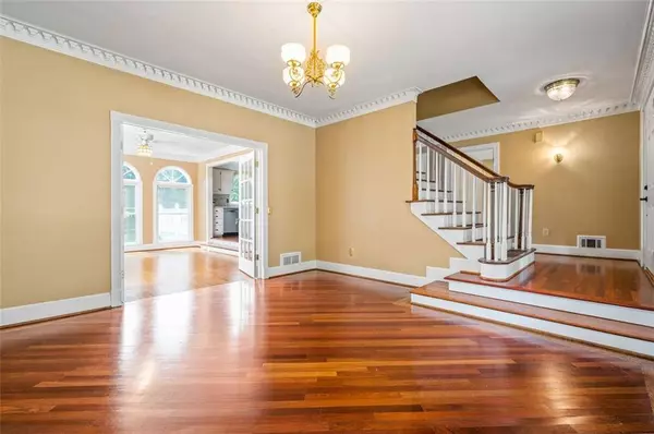 1359 SAINT MICHAELS CT SW, Lilburn, GA 30047