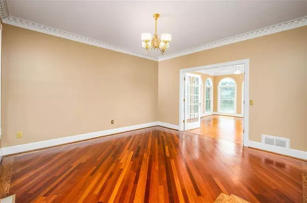 1359 SAINT MICHAELS CT SW, Lilburn, GA 30047