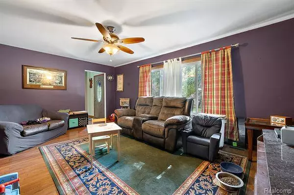 48289 Mallard Drive, Chesterfield, MI 48047