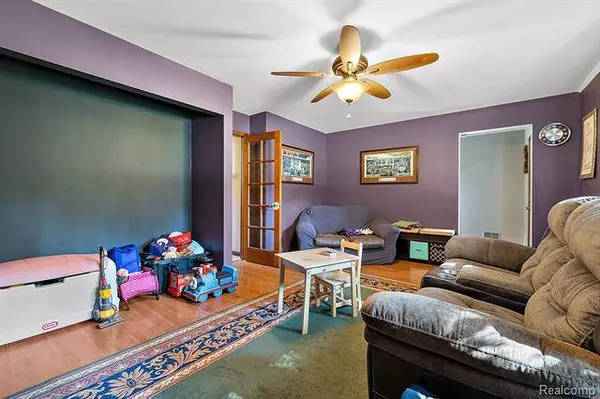 48289 Mallard Drive, Chesterfield, MI 48047