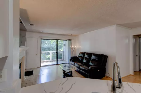 11741 Summerchase Cir #A, Reston, VA 20194