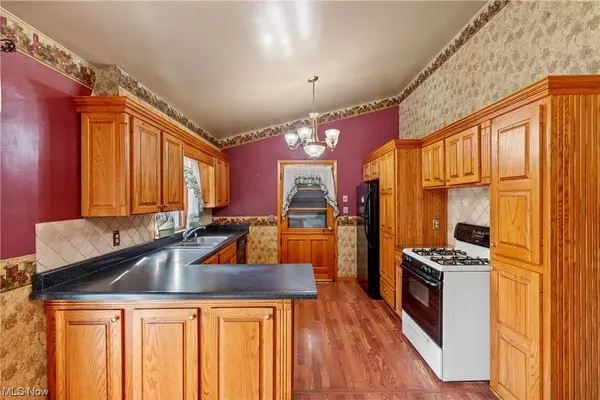 120 Lester RD, New Franklin, OH 44319