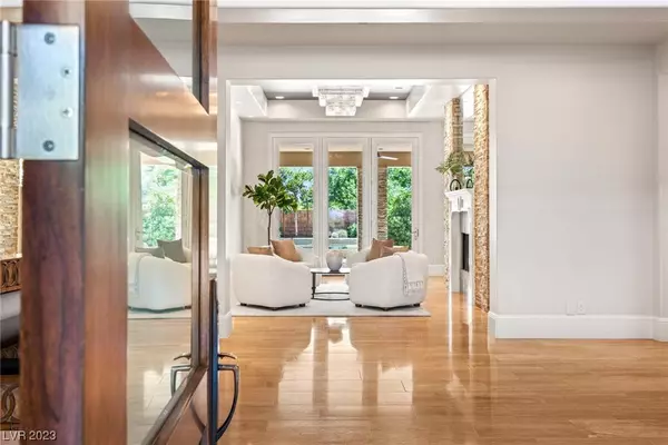 11 Misty Peaks Court, Las Vegas, NV 89135