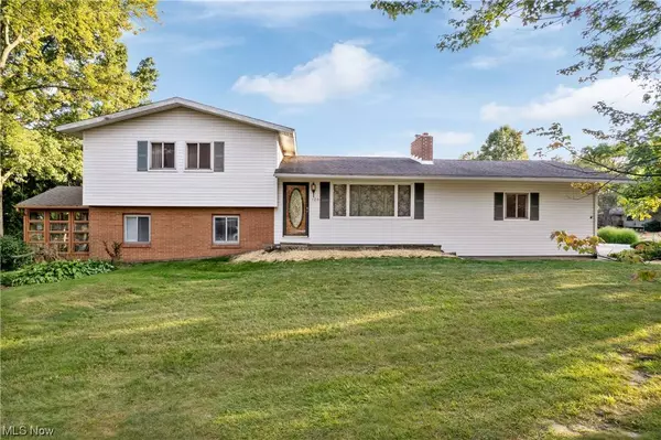 120 Lester RD, New Franklin, OH 44319