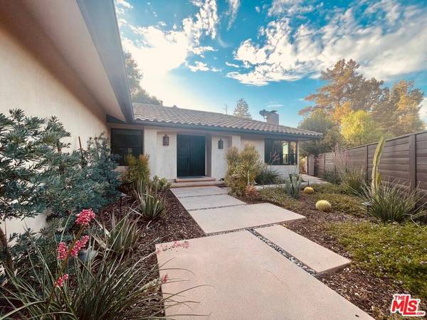 3671 Adamsville Ave, Calabasas, CA 91302