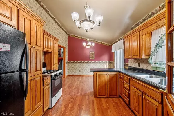 120 Lester RD, New Franklin, OH 44319