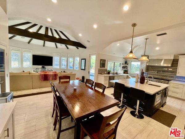 3671 Adamsville Ave, Calabasas, CA 91302