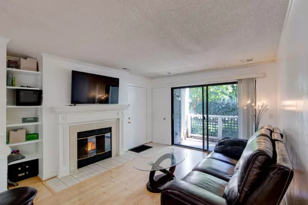 11741 Summerchase Cir #A, Reston, VA 20194