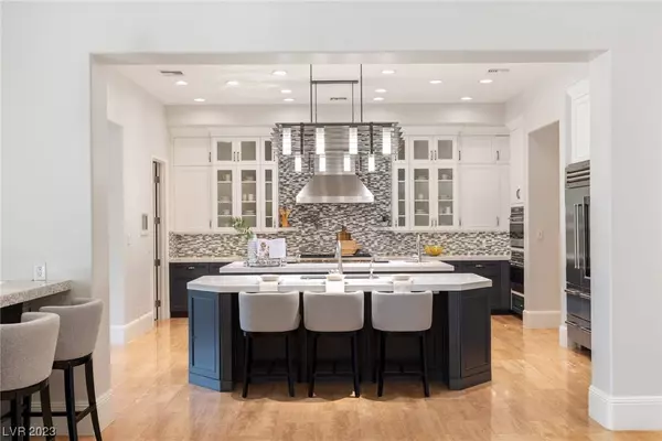 11 Misty Peaks Court, Las Vegas, NV 89135