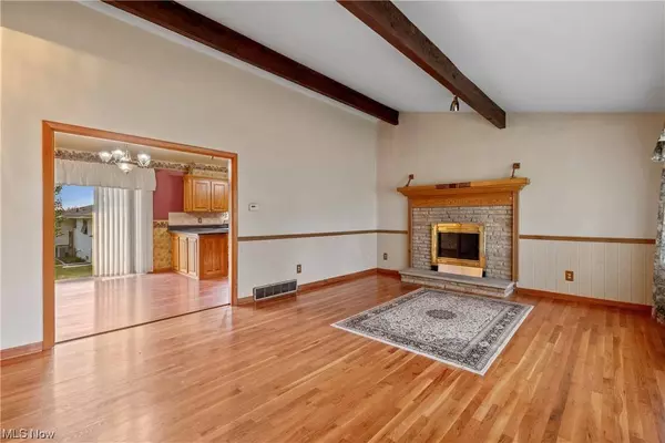 120 Lester RD, New Franklin, OH 44319