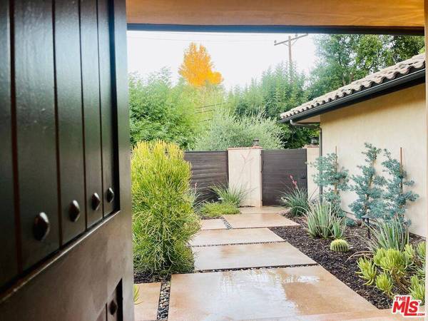 3671 Adamsville Ave, Calabasas, CA 91302