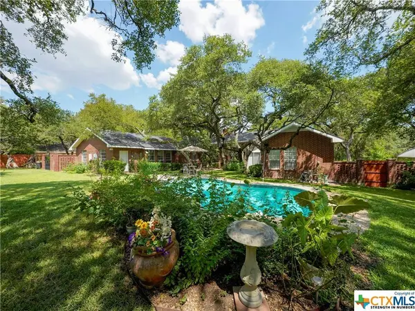 21560 Forest Waters CIR, Garden Ridge, TX 78266