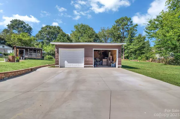 2202 Simmons AVE, Gastonia, NC 28052