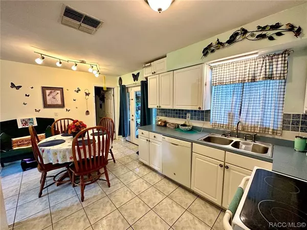 1792 N Cherry TER, Crystal River, FL 34429