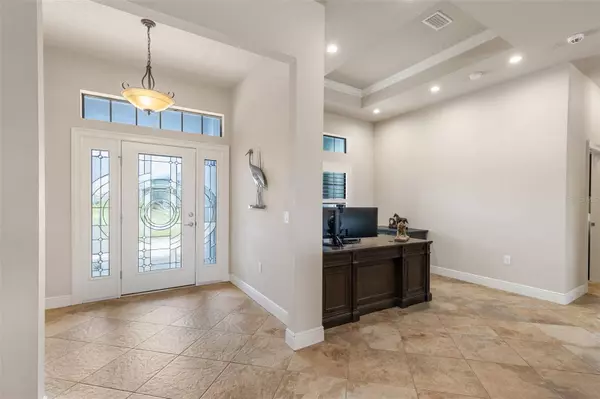 9142 PALM BEACH DR, Weeki Wachee, FL 34613