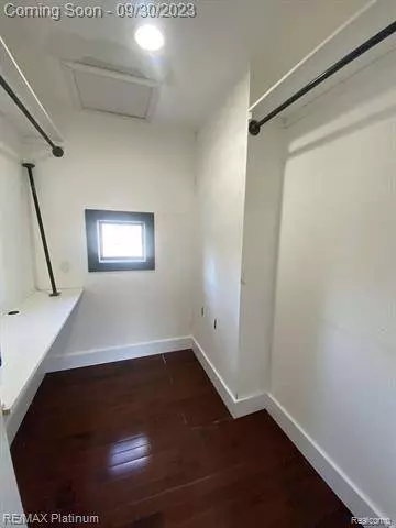 520 VICTORIA Square, Brighton, MI 48116