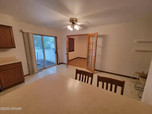 4809 6TH Avenue N, Grand Forks, ND 58203