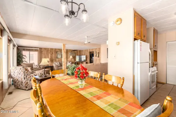 7239 E INVERNESS Avenue, Mesa, AZ 85209