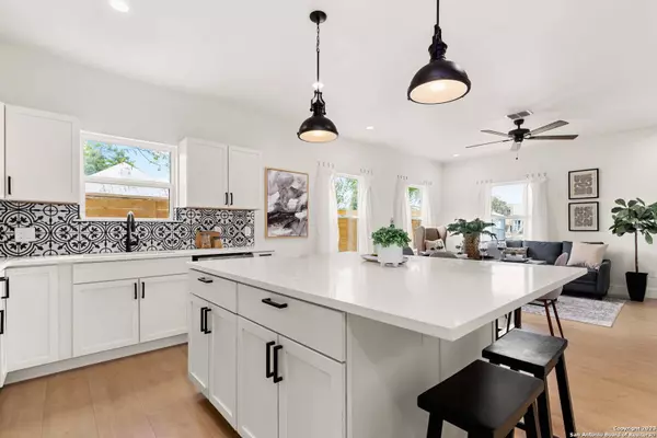 320 Idaho St, San Antonio, TX 78203-1010