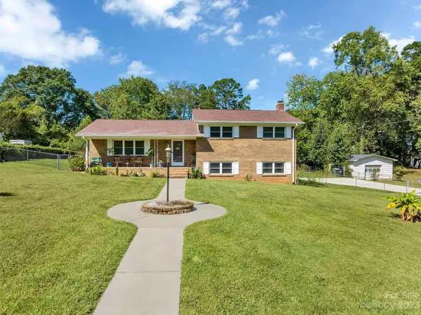 2202 Simmons AVE, Gastonia, NC 28052