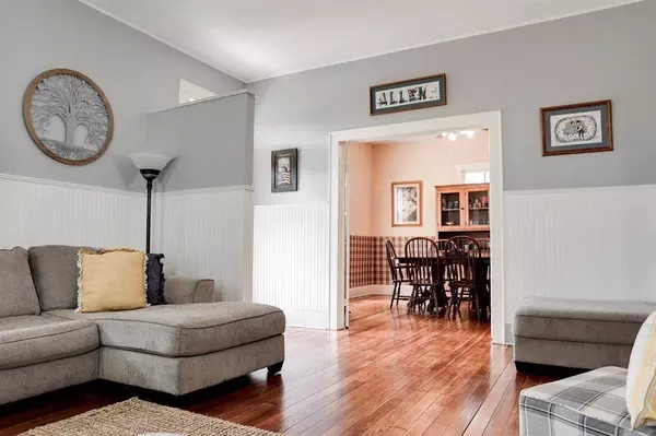 112 Kroschel ST, Hallettsville, TX 77964