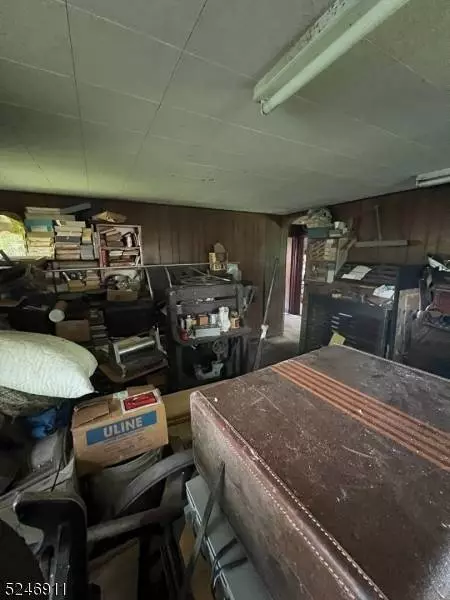 238 Hillcrest Dr, Milford Boro, NJ 08848