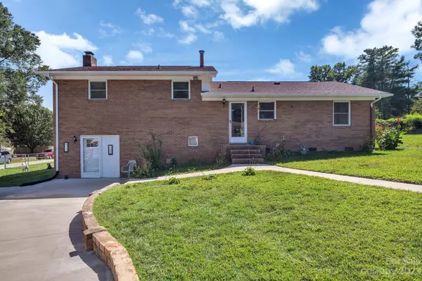 2202 Simmons AVE, Gastonia, NC 28052